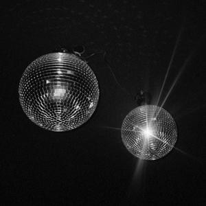 欧美婬乱厨房另类视频
